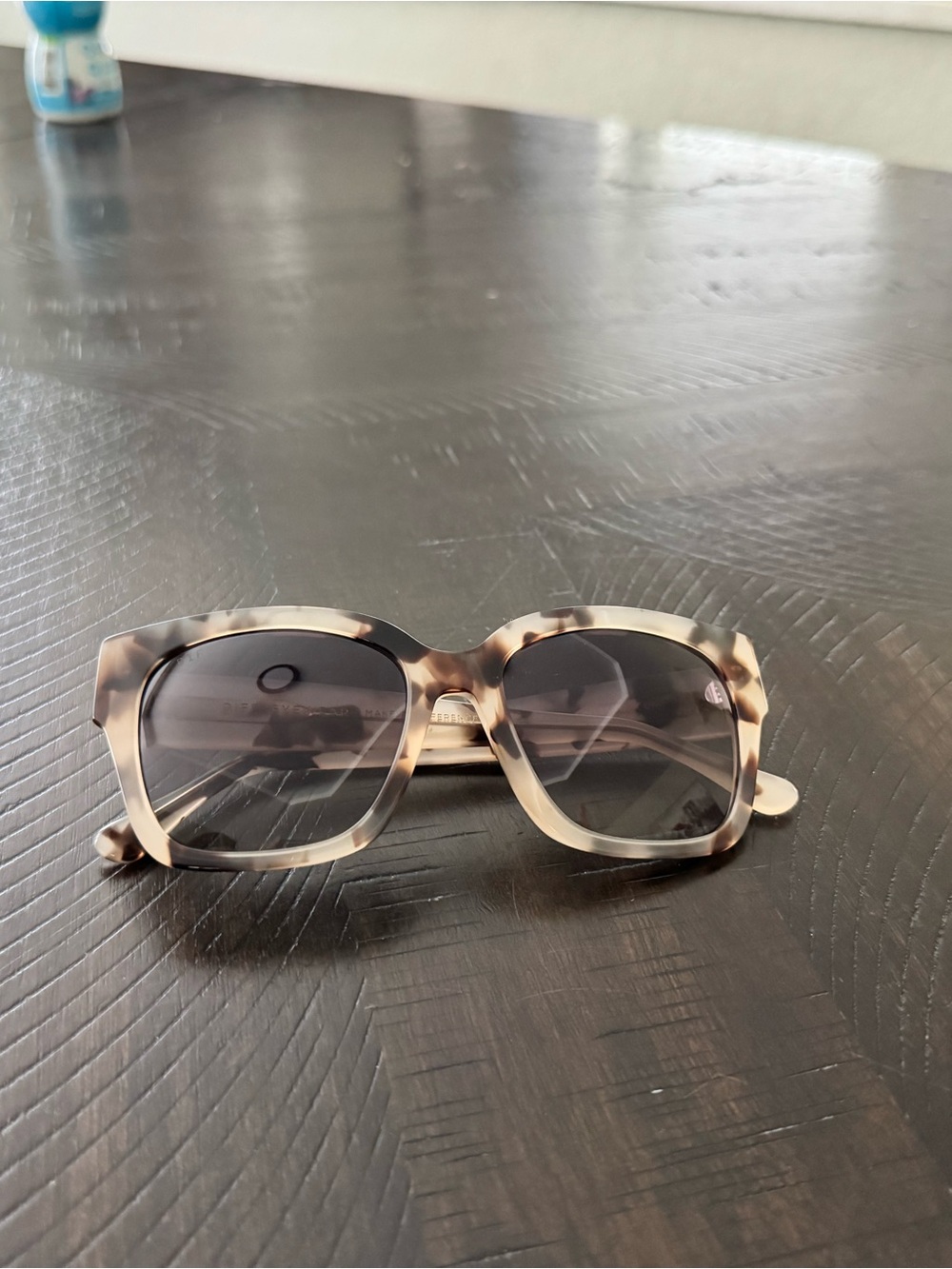 Like New DIFF Bella II Cream Tortie Sunglasses